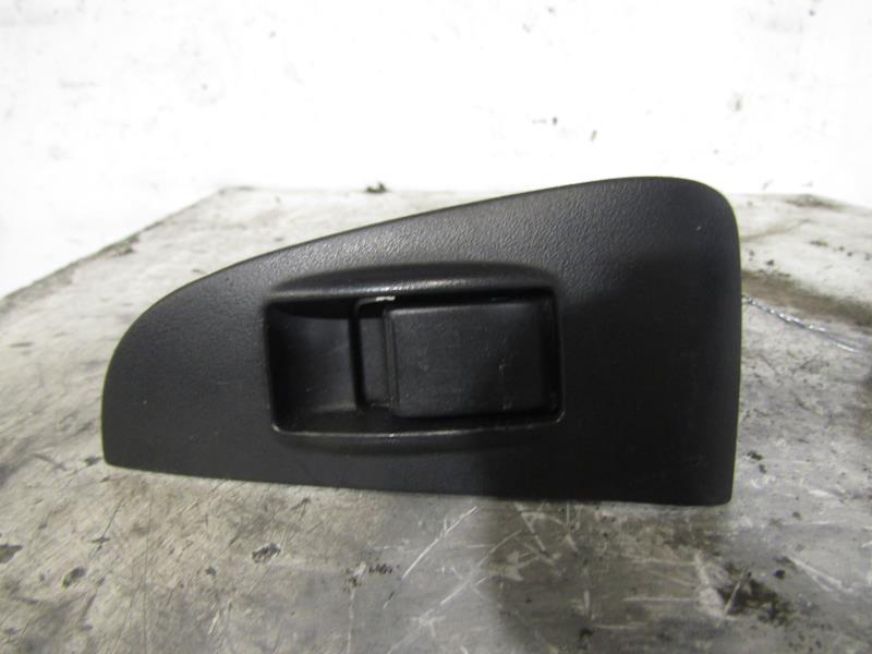Interruttore lavacristalli posteriore sinistro TOYOTA AVENSIS 2 PHASE 2 Diésel - 1
