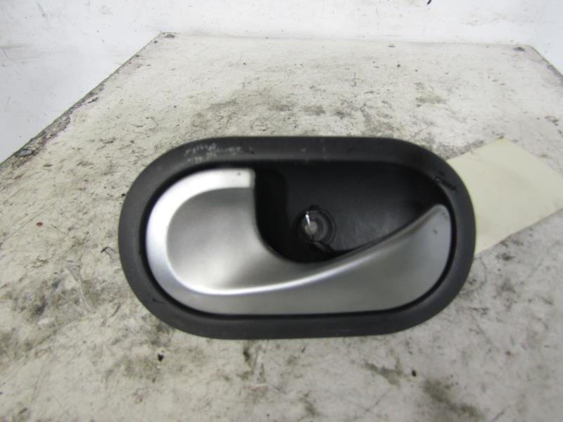 Maniglia interna posteriore sinistra RENAULT CLIO 3 PHASE 2 BREAK Diésel - 1