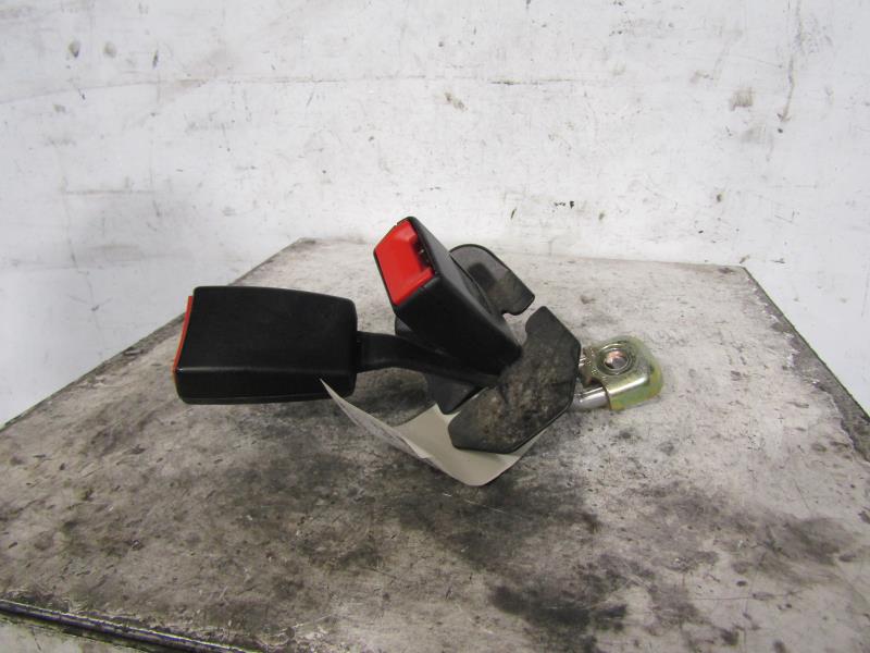 Aggancio cintura sicurezza posteriore sinistro AUDI A4 2 AVANT PHASE 2 BREAK Diésel - 1