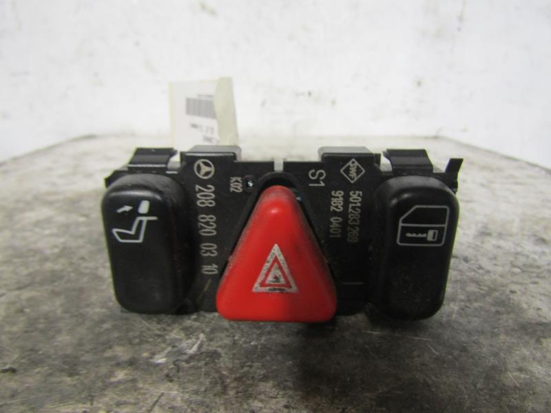 Interruttore luci emergenza MERCEDES CLASSE C 202 PHASE 2 Diésel - 1