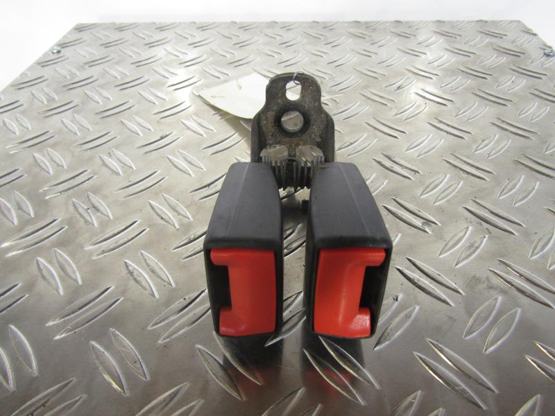 Aggancio cintura sicurezza posteriore destro FORD FOCUS 2 PHASE 1 Diésel - 1