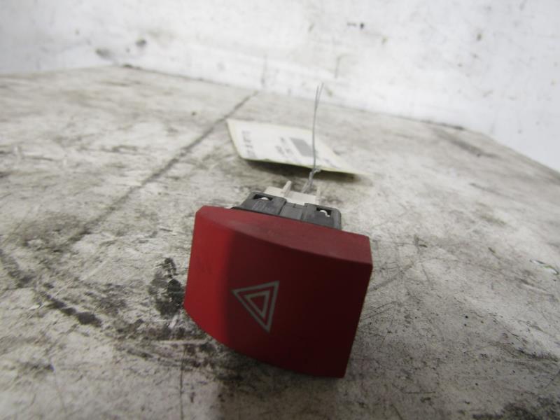 Bouton de warning SKODA OCTAVIA 2 PHASE 1 BREAK Diesel - 1