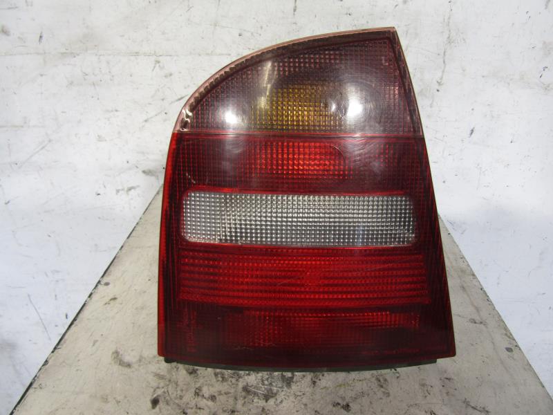 Fanale posteriore principale sinistro (luci) SKODA OCTAVIA 1 PHASE 1 Diésel - 1