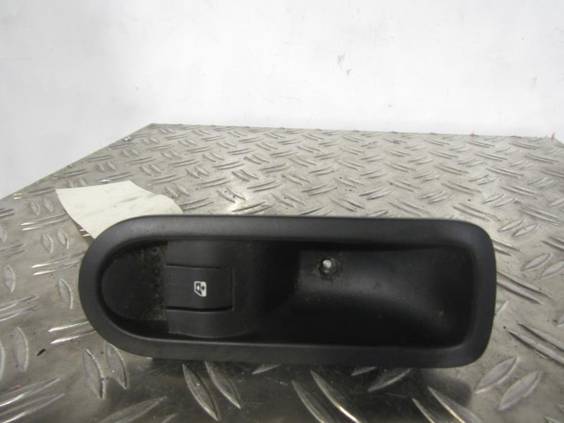 Interruttore lavacristalli posteriore sinistro RENAULT MEGANE 2 PHASE 2 Diésel - 1