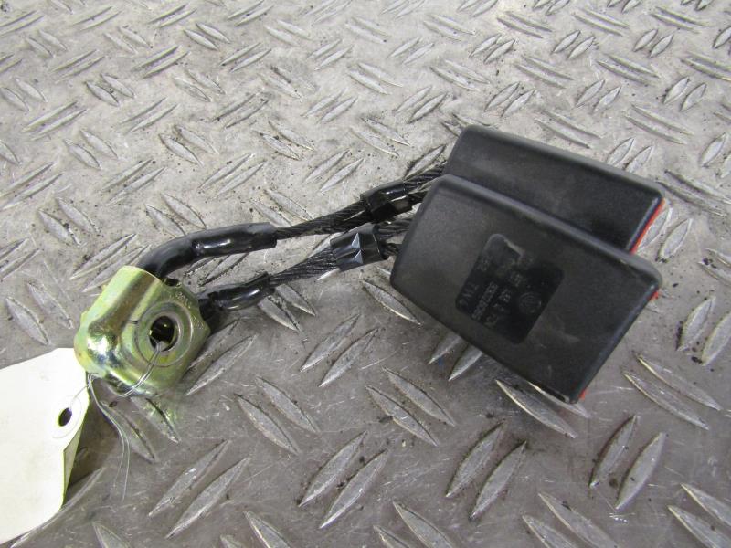 Aggancio cintura sicurezza posteriore sinistro VOLKSWAGEN POLO 4 PHASE 1 Gasolina - 1