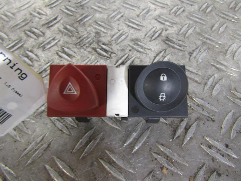 Bouton de warning RENAULT MEGANE 2 PHASE 2 Diesel - 1