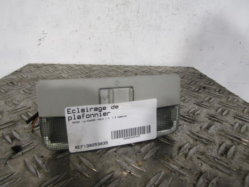 Eclairage de plafonnier SKODA FABIA 1 PHASE 1 Essence - 1