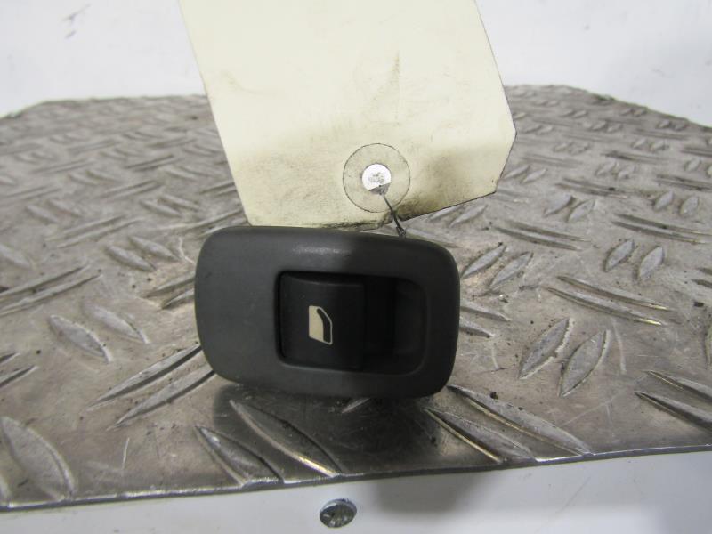 Interruttore lavacristalli posteriore destro CITROEN C5 1 PHASE 2 Diésel - 1