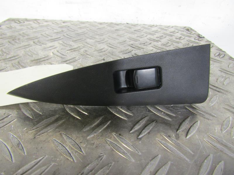 Interruttore lavacristalli posteriore destro NISSAN NOTE 1 PHASE 1 Diésel - 1