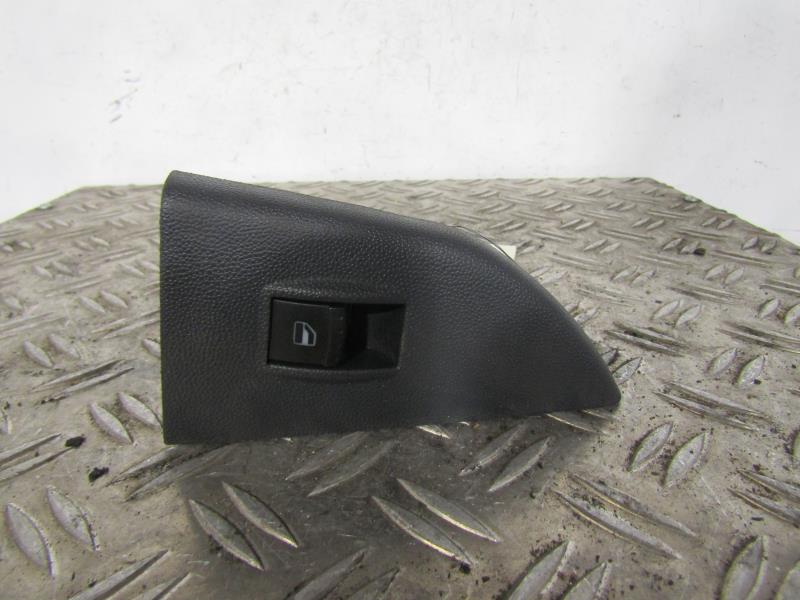 Interruttore lavacristalli posteriore destro SKODA FABIA 1 PHASE 2 Diésel - 1