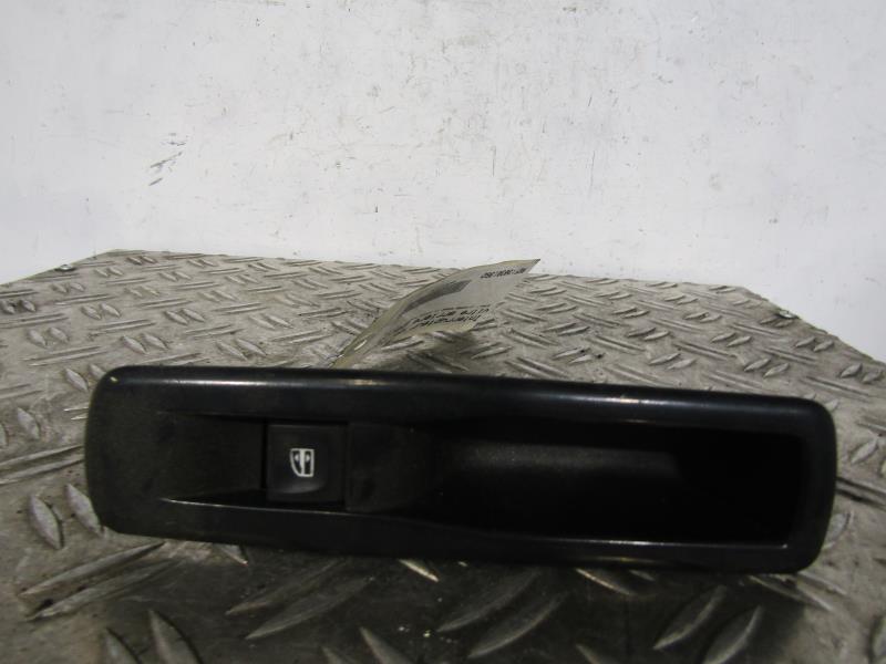 Interruttore lavacristalli posteriore sinistro RENAULT MEGANE 3 PHASE 1 BREAK Diésel - 1