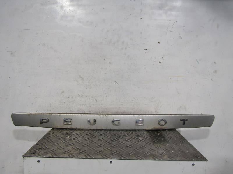 Pulsante del bagagliaio PEUGEOT 308 1 SW PHASE 1 BREAK Diésel - 1