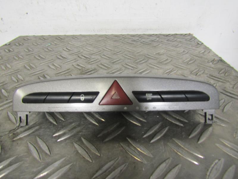 Interruttore luci emergenza PEUGEOT 308 1 SW PHASE 1 BREAK Diésel - 1