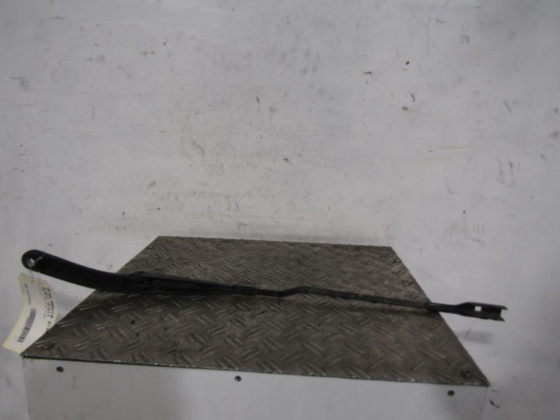 Braccio tergicristallo anteriore destro AUDI A4 3 PHASE 1 Diésel - 1