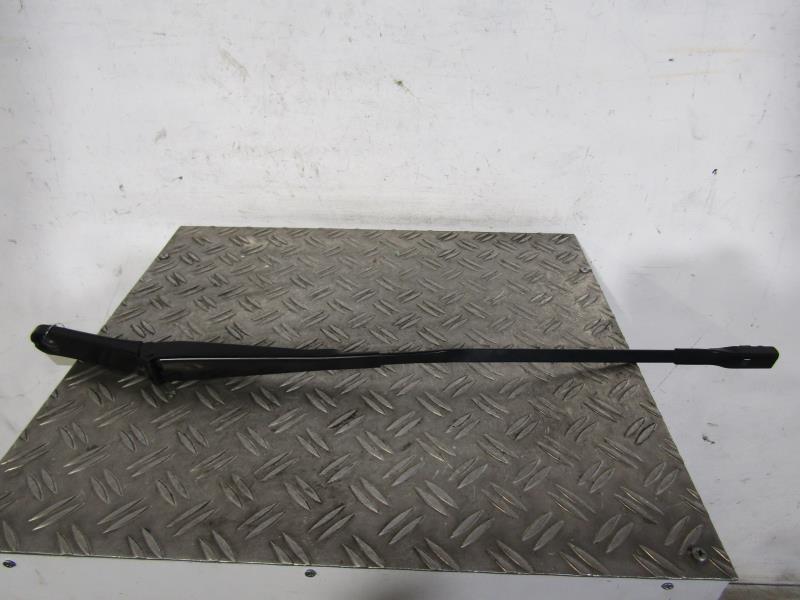 Braccio tergicristallo anteriore destro AUDI A4 4 AVANT PHASE 1 BREAK Diésel - 1
