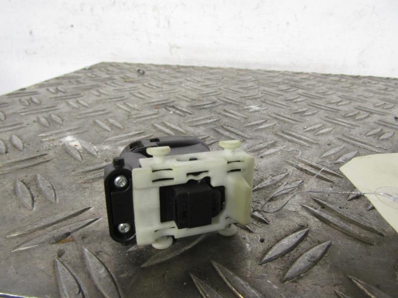 Interruttore lavacristalli posteriore sinistro MERCEDES CLASSE C 203 PHASE 1 Diésel - 1