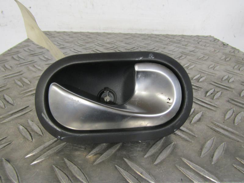 Maniglia interna posteriore destra RENAULT SCENIC 2 PHASE 2 Diésel - 1