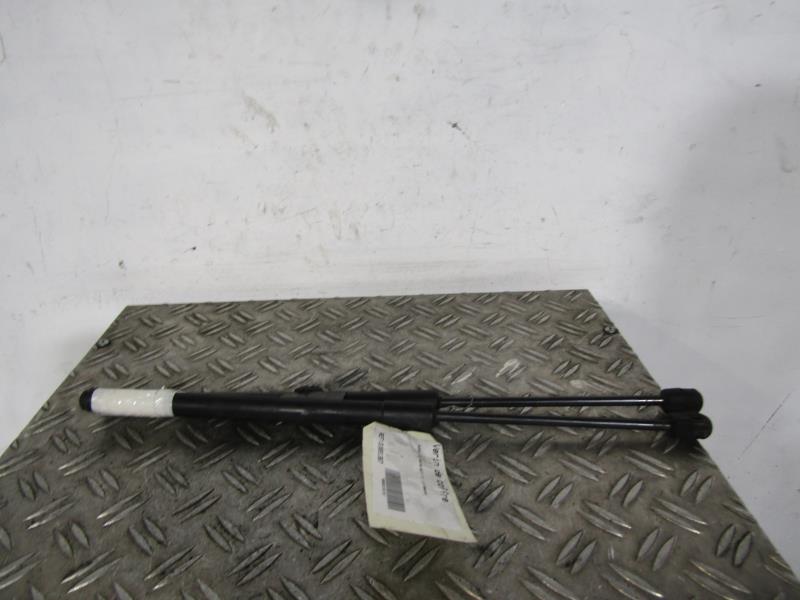 Verin de coffre SUZUKI SWIFT 3 Essence - 1