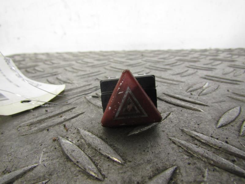 Bouton de warning AUDI A3 2 PHASE 1 Diesel - 1