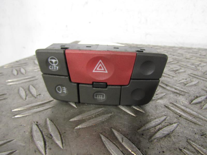 Bouton de warning FIAT PANDA 2 PHASE 2 Diesel - 1