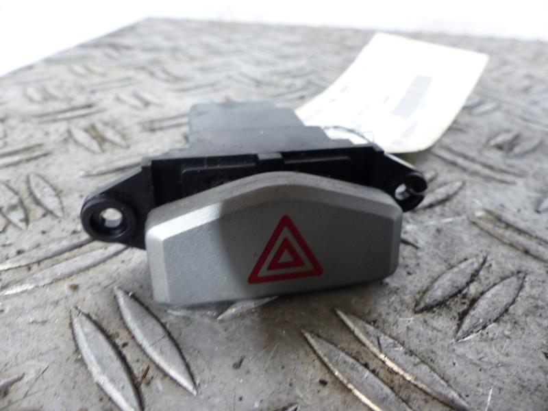 Bouton de warning KIA CARENS 2 Diesel - 1