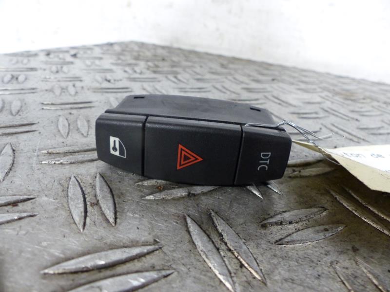 Bouton de warning BMW SERIE 1 E87 PHASE 2 Diesel - 1