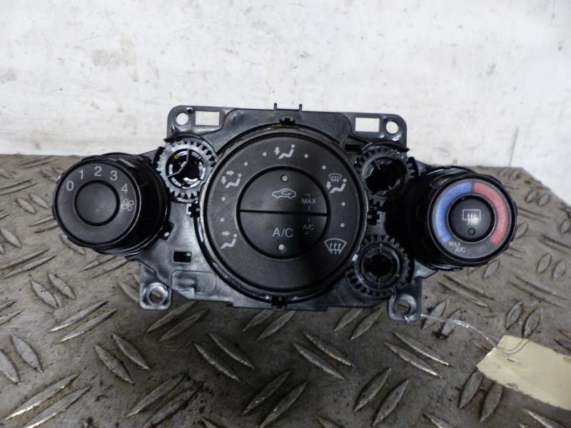 Commande chauffage FORD FIESTA 6 PHASE 1 Diesel - 1