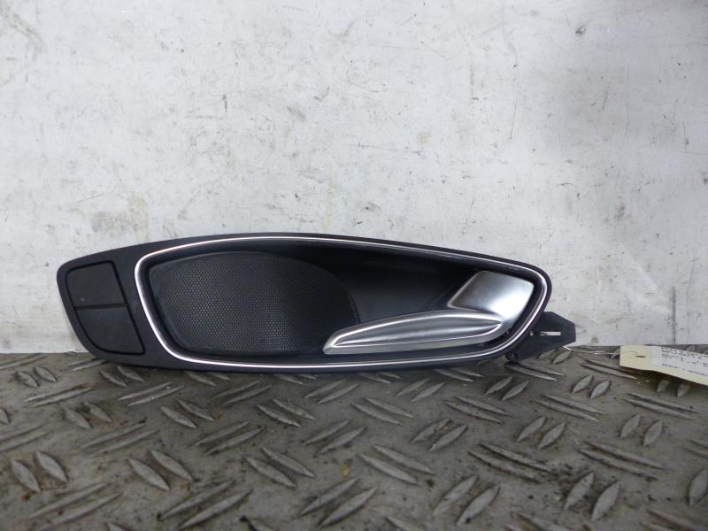 Maniglia interna anteriore destra AUDI A1 1 PHASE 1 Gasolina - 1