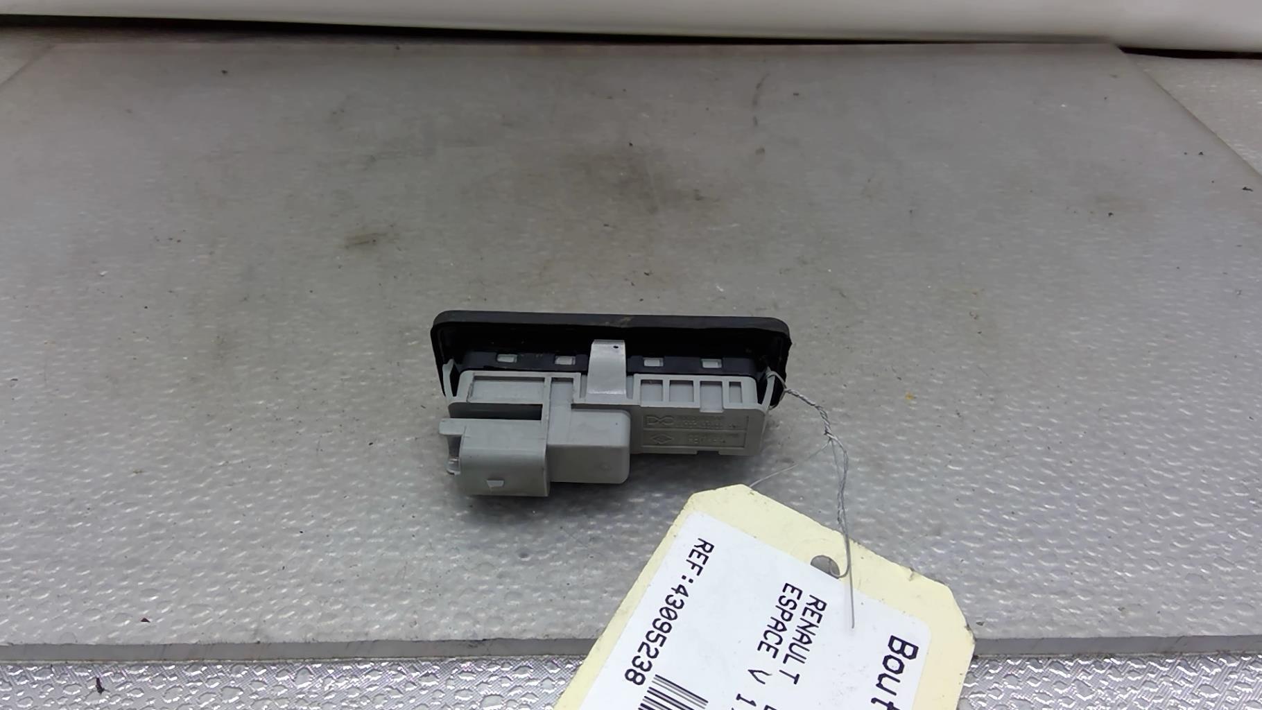 Bouton de coffre RENAULT ESPACE 5 Diesel - 1