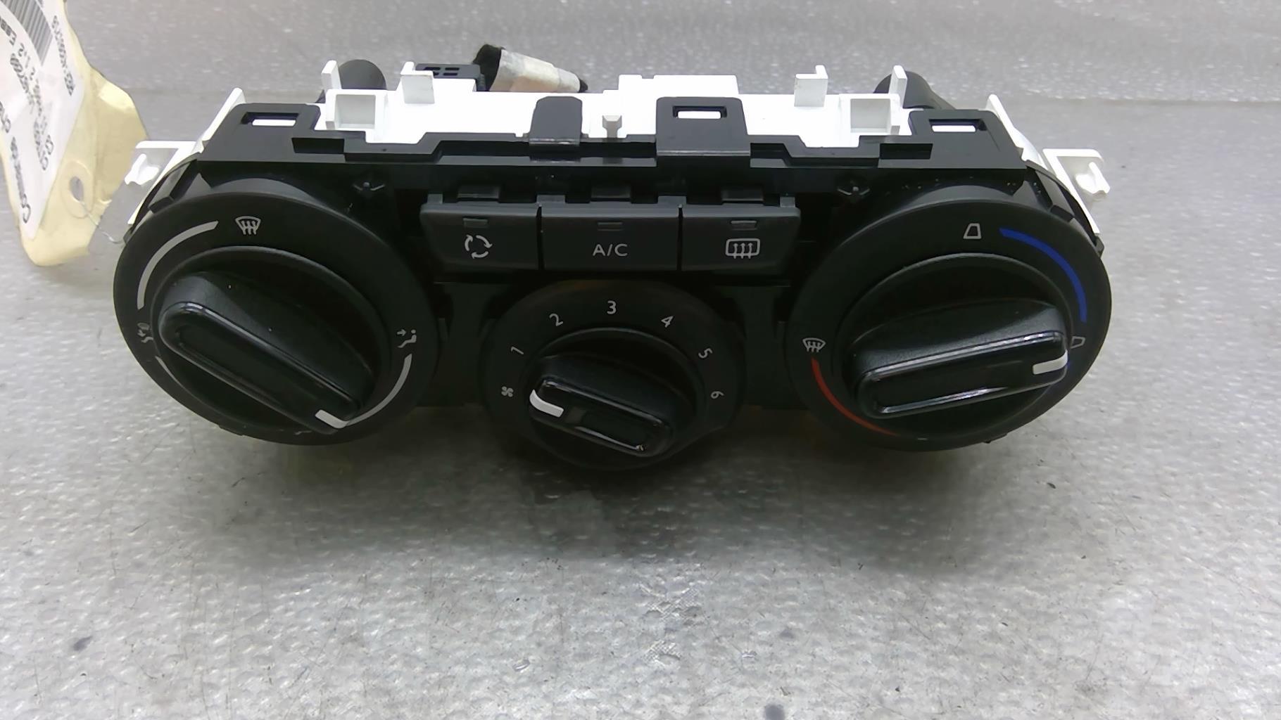 Commande chauffage CITROEN C3 3 PHASE 1 Essence - 1