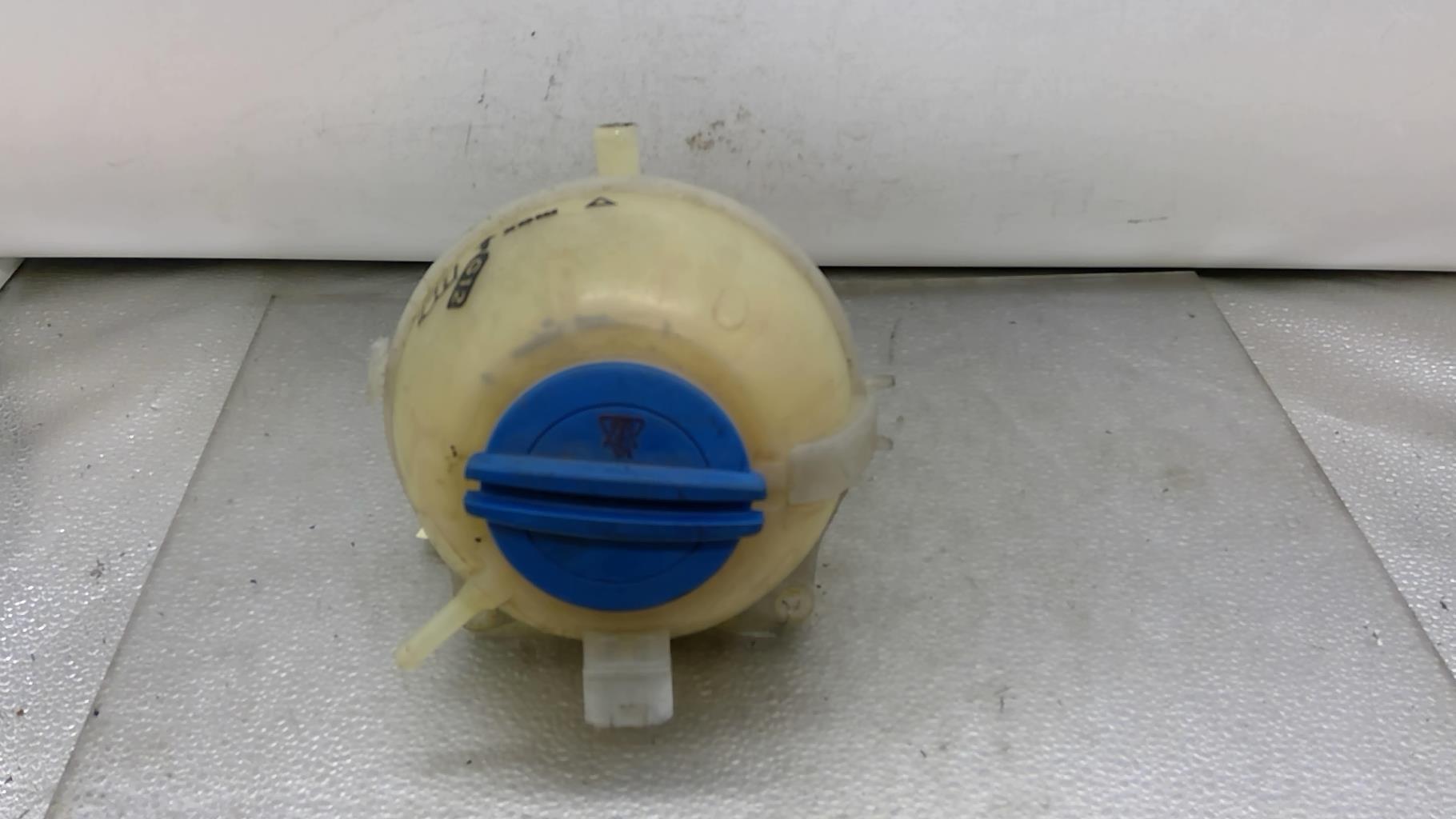 Vase de lave glace VOLKSWAGEN FOX Essence - 1