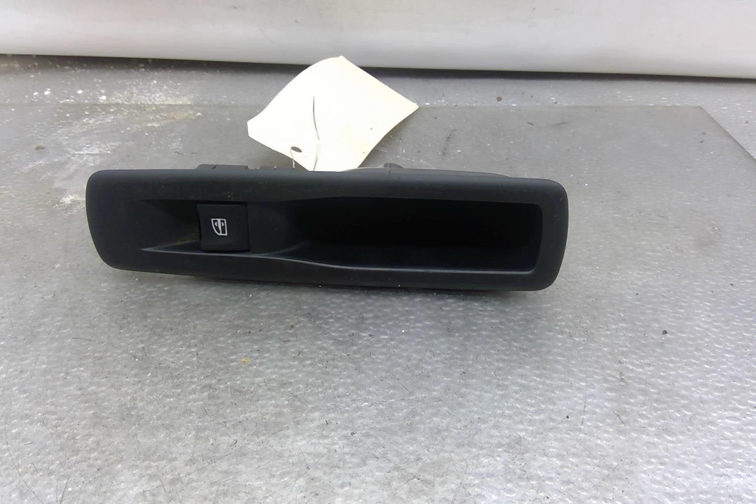 Interruttore lavacristalli posteriore destro RENAULT LAGUNA 3 PHASE 1 BREAK Diésel - 1