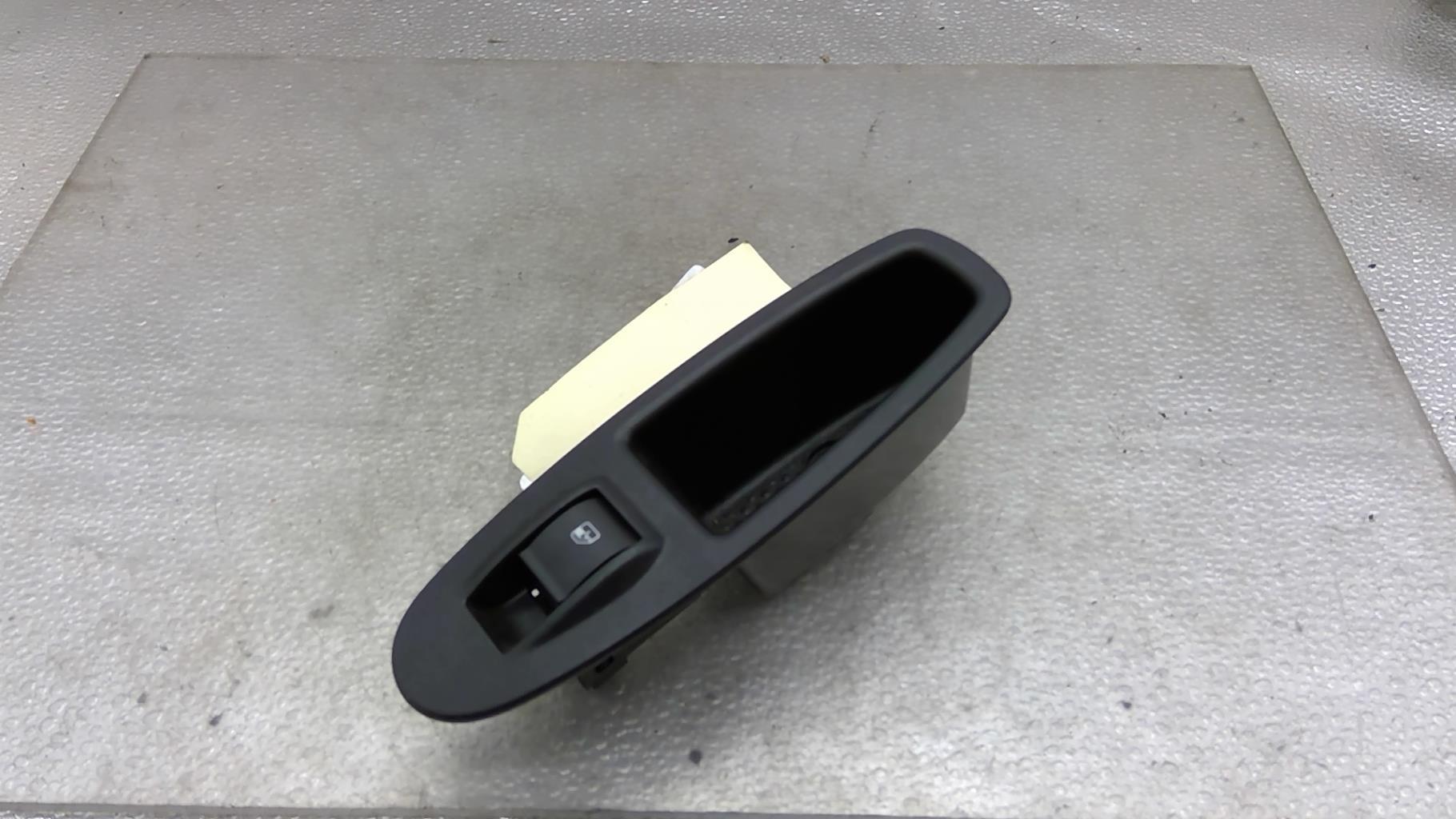 Interruttore lavacristalli posteriore destro FIAT PUNTO EVO 3 Diésel - 1