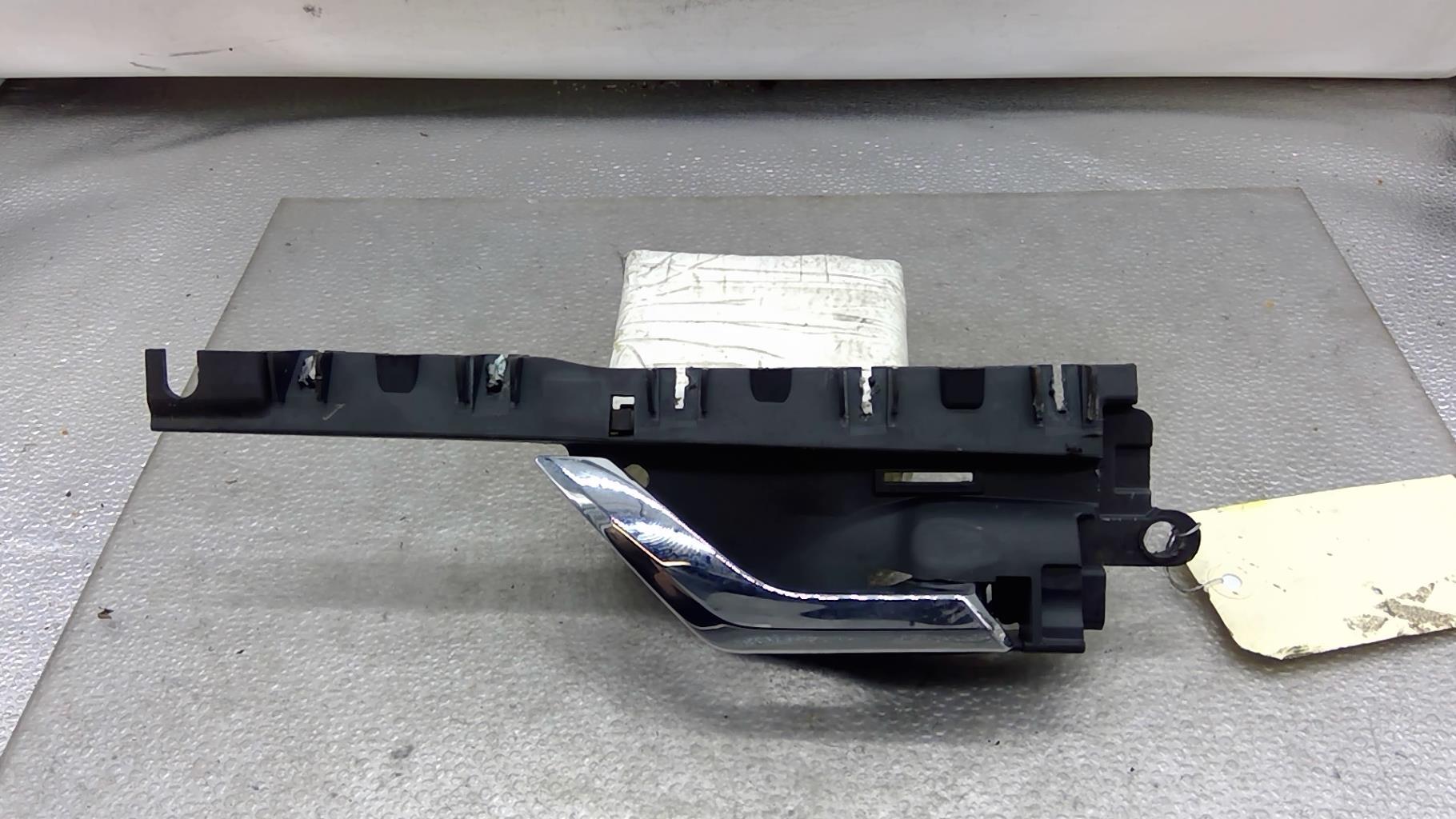 Maniglia interna anteriore destra SKODA OCTAVIA 3 PHASE 2 BREAK Diésel - 1