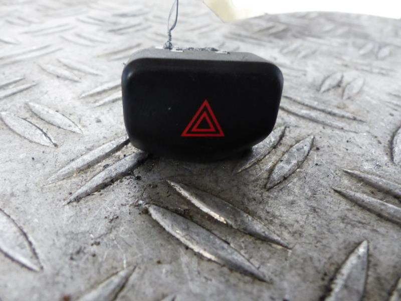 Bouton de warning AUDI A4 3 AVANT PHASE 2 BREAK Diesel - 1