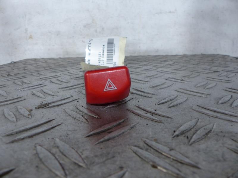 Bouton de warning NISSAN MICRA 3 PHASE 2 Essence - 1