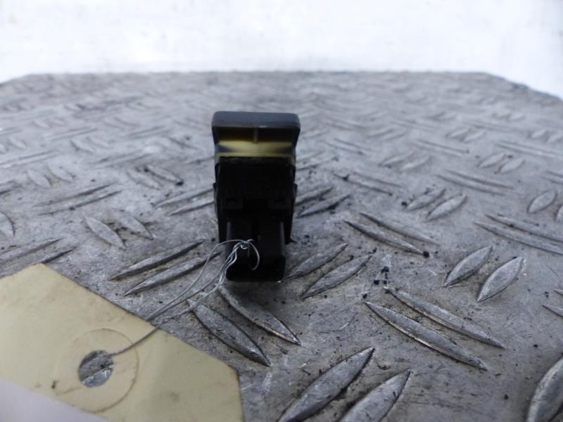 Bouton de warning SUZUKI SWIFT 3 Essence - 1