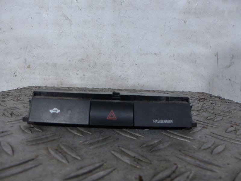 Bouton de warning TOYOTA COROLLA VERSO 2 PHASE 1 Diesel - 1