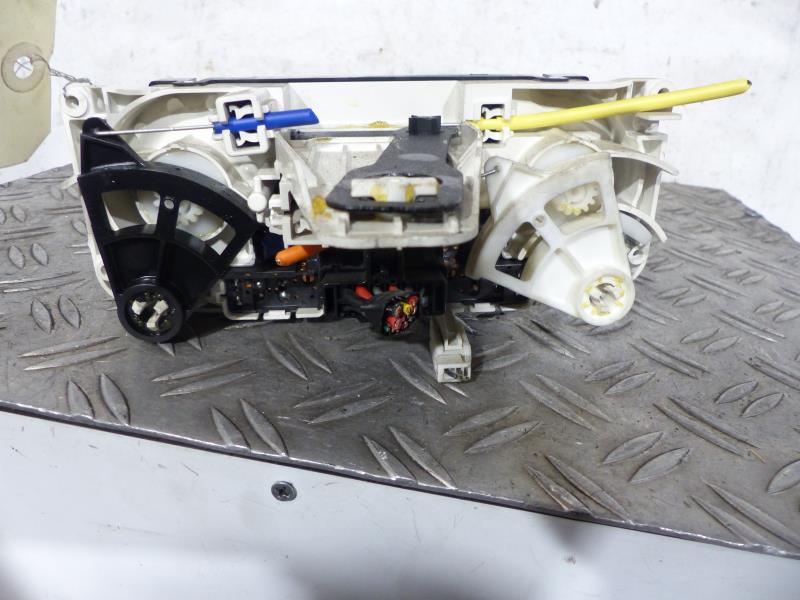Commande chauffage AUDI A4 3 AVANT PHASE 2 BREAK Diesel - 1