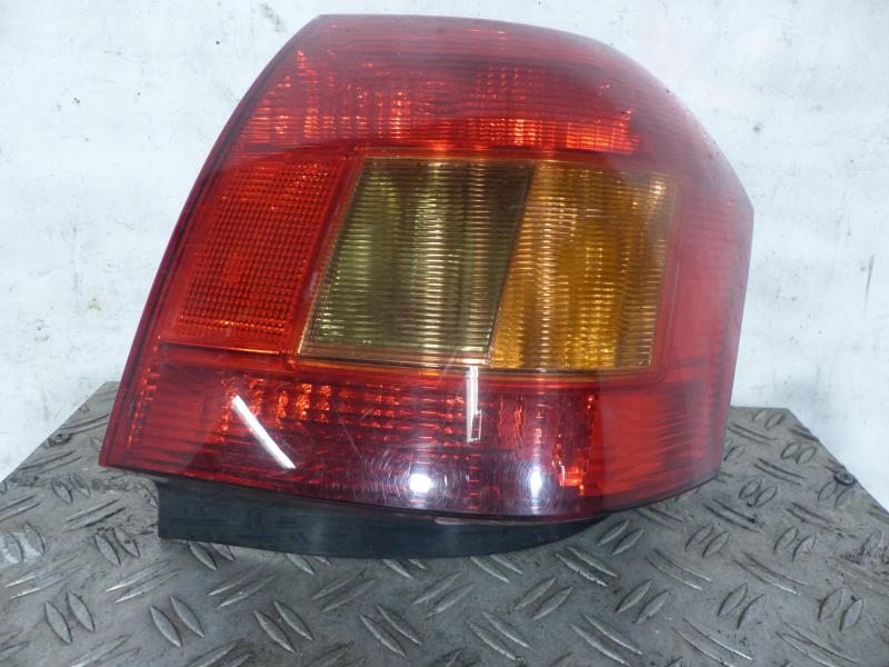 Fanale posteriore principale sinistro (luci) TOYOTA COROLLA 10 PHASE 1 Diésel - 1