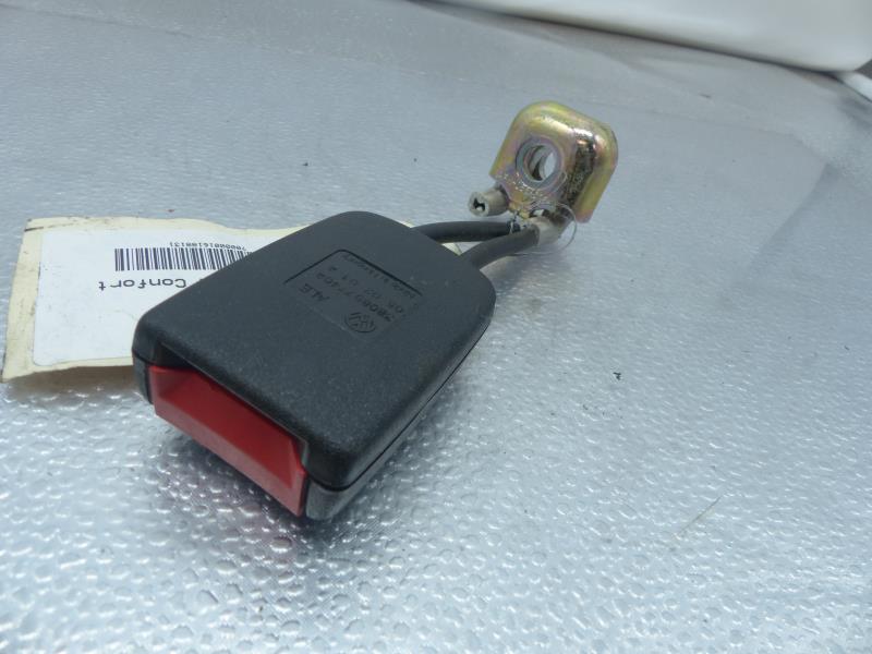 Aggancio cintura sicurezza posteriore destro VOLKSWAGEN PASSAT 4 PHASE 2 BREAK Gasolina - 1