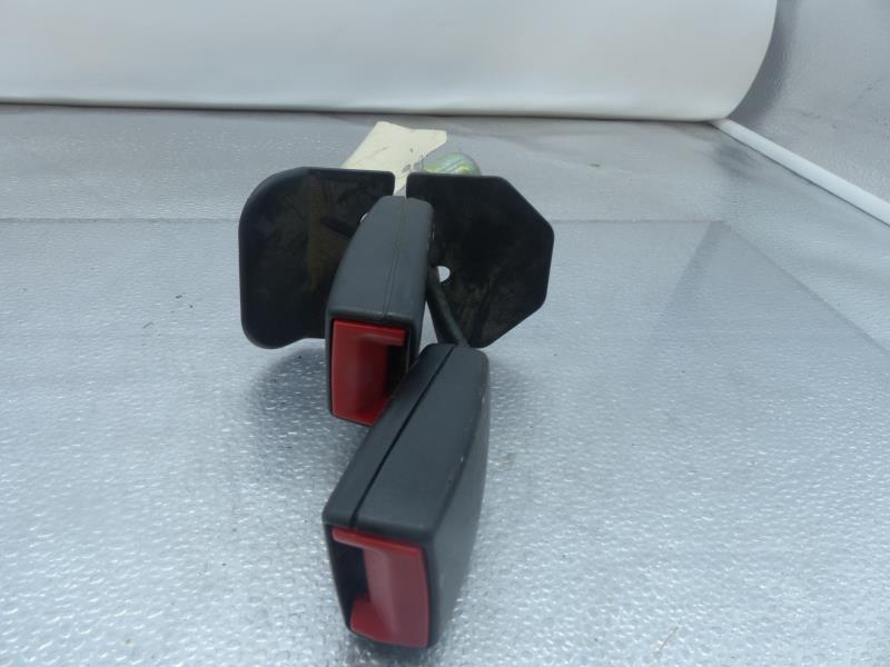 Aggancio cintura sicurezza posteriore sinistro AUDI A4 2 PHASE 1 Diésel - 1