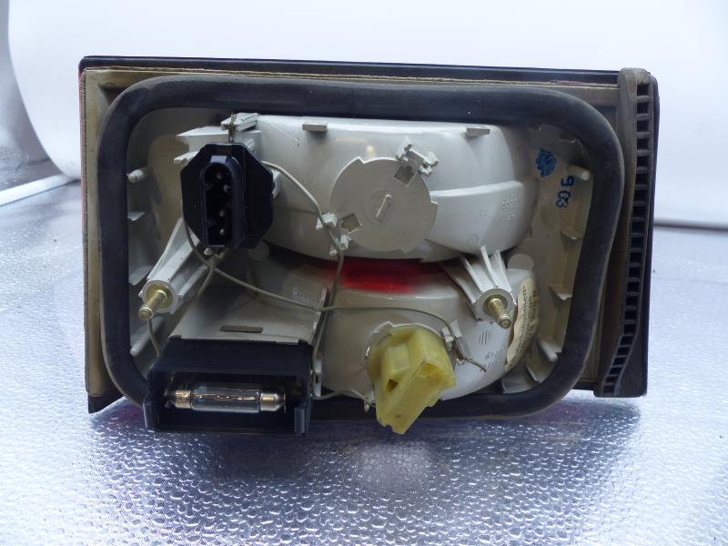 Gruppo ottico posteriore secondario destro (luci) BMW SERIE 5 E34 Gasolina - 1