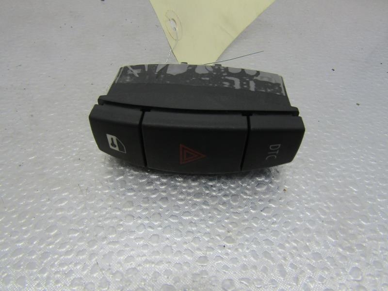 Bouton de warning BMW SERIE 1 E87 PHASE 2 Diesel - 1