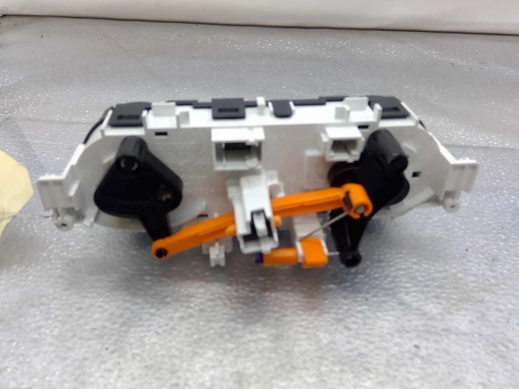 Commande chauffage PEUGEOT 208 1 PHASE 2 Essence - 1