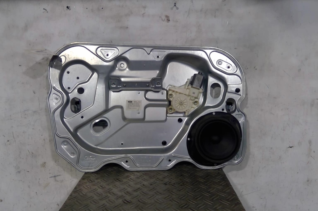 Leve vitre electrique avant gauche FORD FOCUS 2 PHASE 2 BREAK Diesel - 1