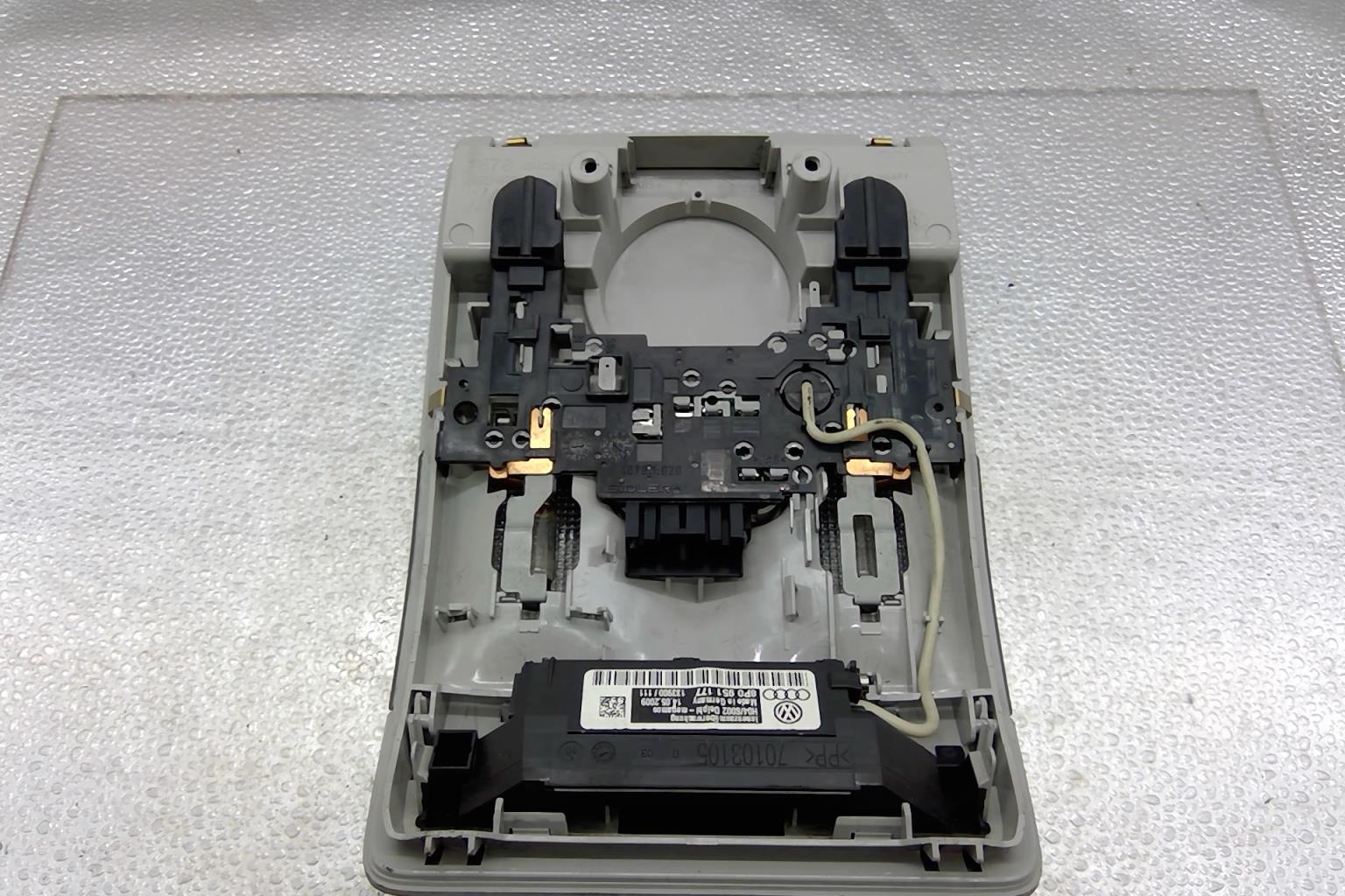 Eclairage de plafonnier AUDI A3 2 PHASE 2 Diesel - 1