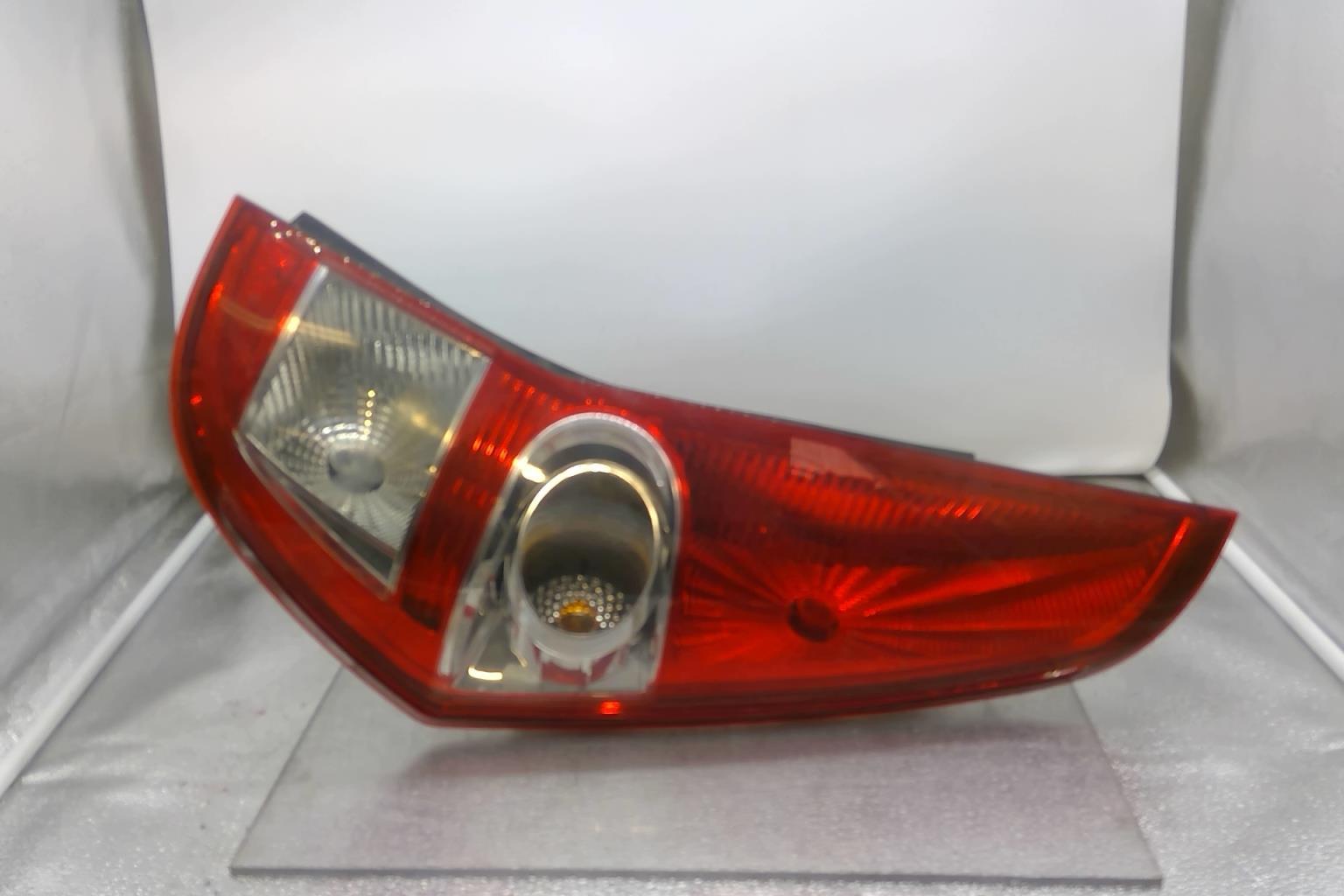 Fanale posteriore principale destro (luci) SUZUKI SPLASH Diésel - 1