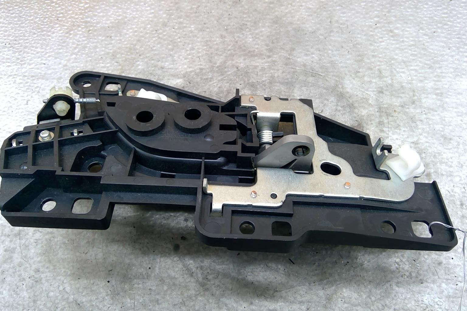 Maniglia portiera posteriore sinistra HONDA CIVIC 8 PHASE 1 Diésel - 1