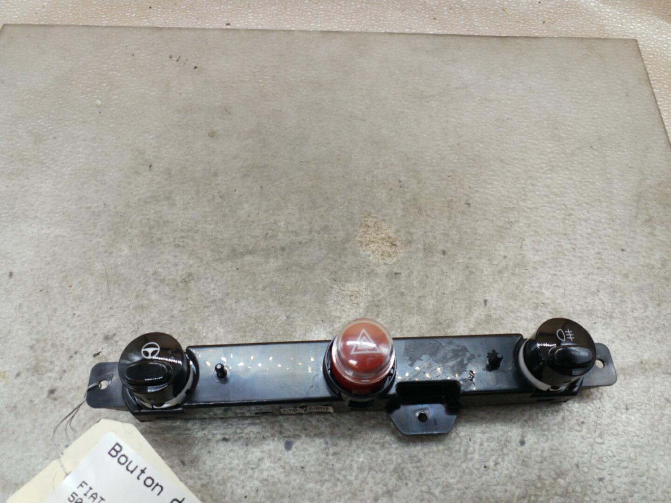 Bouton de warning FIAT 500 2 PHASE 2 Essence - 1